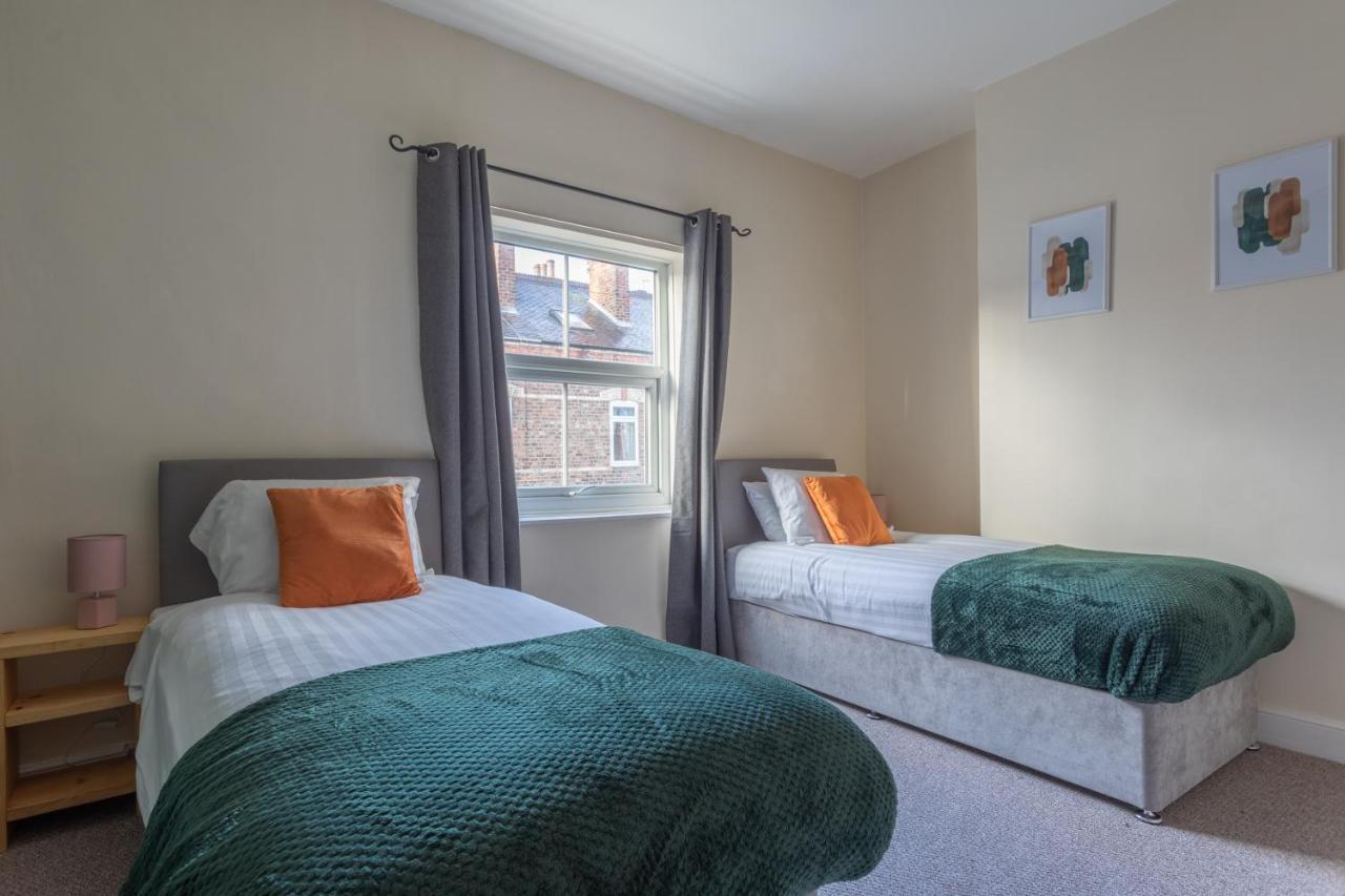 Milton Stays - Cosy 2 Bed House, 15 Min Walk To York City Center, For Up To 6 - With Period Features, Fireplace, Superfast Wi-Fi, Private Garden, Free On Street Parking Dış mekan fotoğraf
