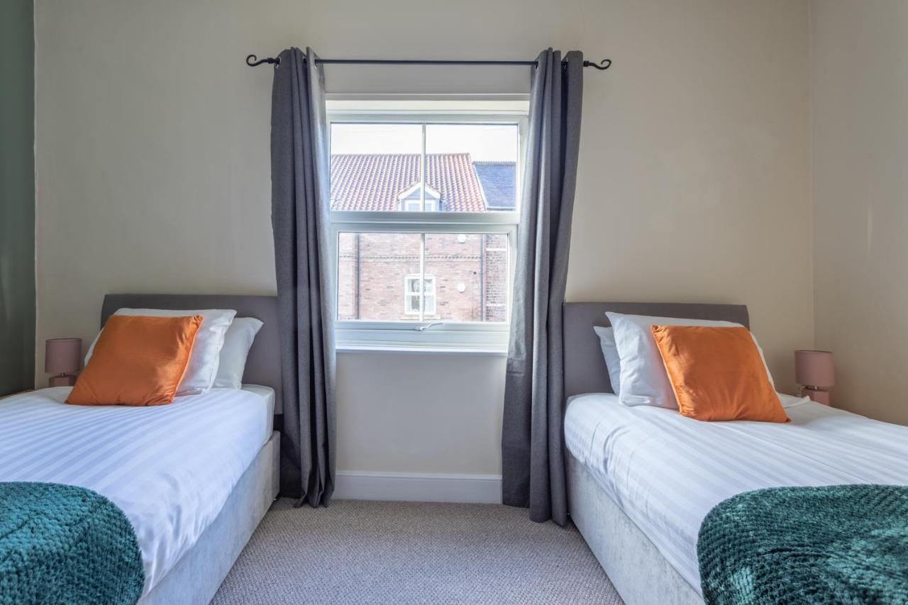 Milton Stays - Cosy 2 Bed House, 15 Min Walk To York City Center, For Up To 6 - With Period Features, Fireplace, Superfast Wi-Fi, Private Garden, Free On Street Parking Dış mekan fotoğraf