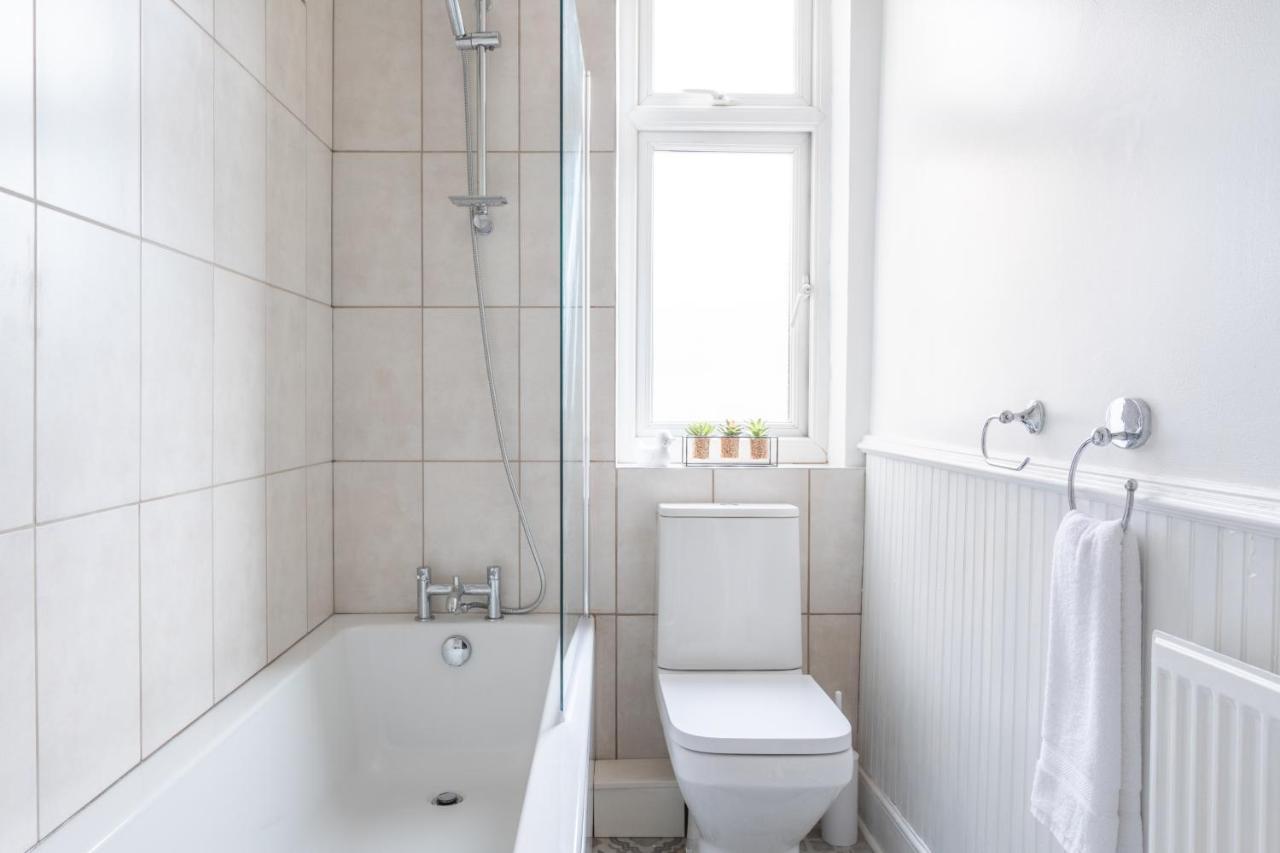 Milton Stays - Cosy 2 Bed House, 15 Min Walk To York City Center, For Up To 6 - With Period Features, Fireplace, Superfast Wi-Fi, Private Garden, Free On Street Parking Dış mekan fotoğraf