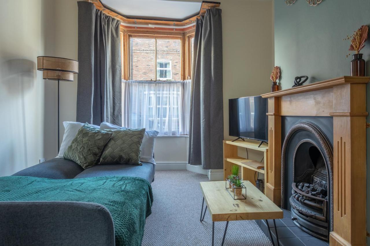Milton Stays - Cosy 2 Bed House, 15 Min Walk To York City Center, For Up To 6 - With Period Features, Fireplace, Superfast Wi-Fi, Private Garden, Free On Street Parking Dış mekan fotoğraf